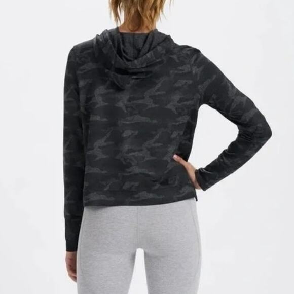 Vuori Halo Essential Hoodie In Black Camo Small - Picture 2 of 7